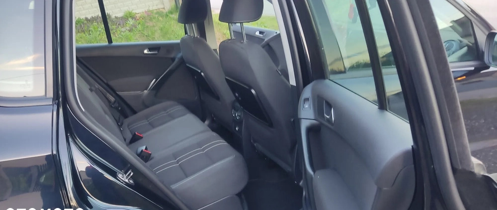 Volkswagen Tiguan cena 40900 przebieg: 222500, rok produkcji 2011 z Bodzentyn małe 211